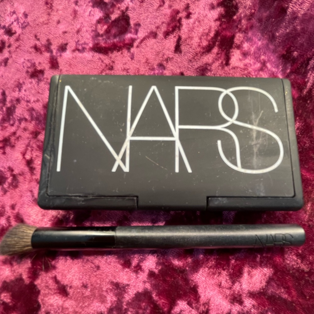 NARS eyeshadow Brush #43 and Eyeshadow palette “And God Created Woman” set